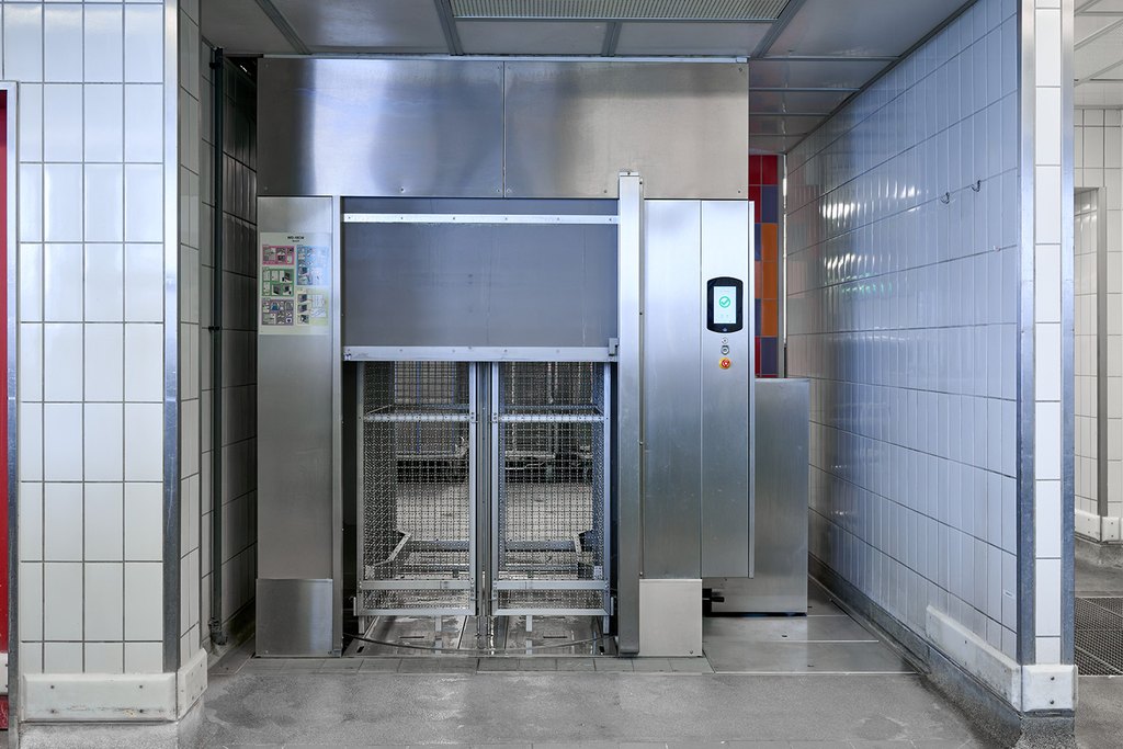 RHIMA WD-18CW Wagenwaschanlage im Klinikum F&uuml;rth